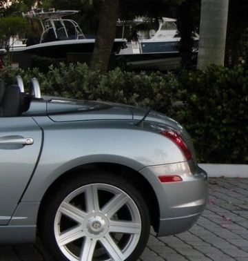 Short antenna The Stubby Chrysler Crossfire Roadster